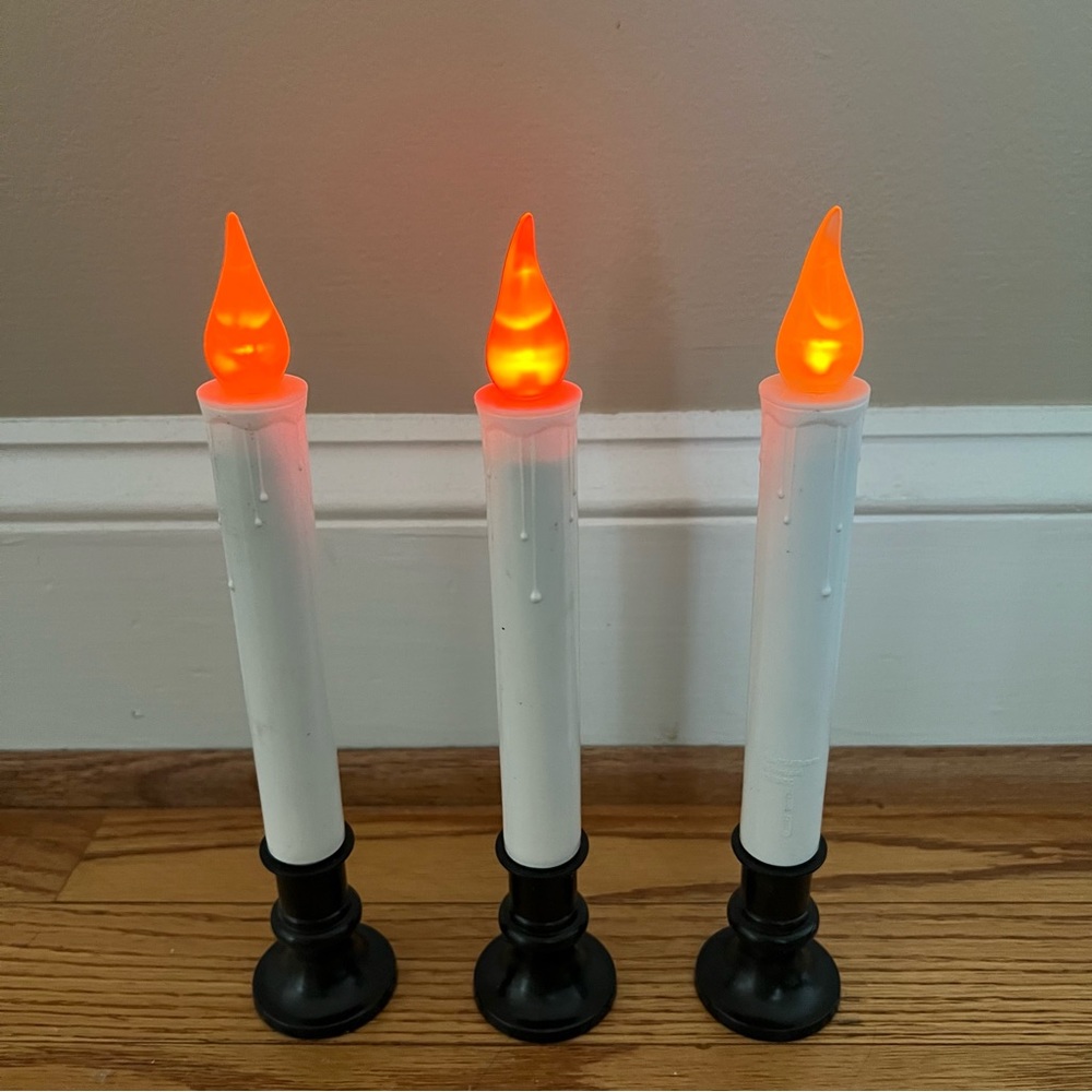 Christmas or Halloween window candles lights battery operated 3